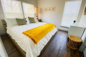 NEW Renovated Apt Lower Greenville with Fast Wifi